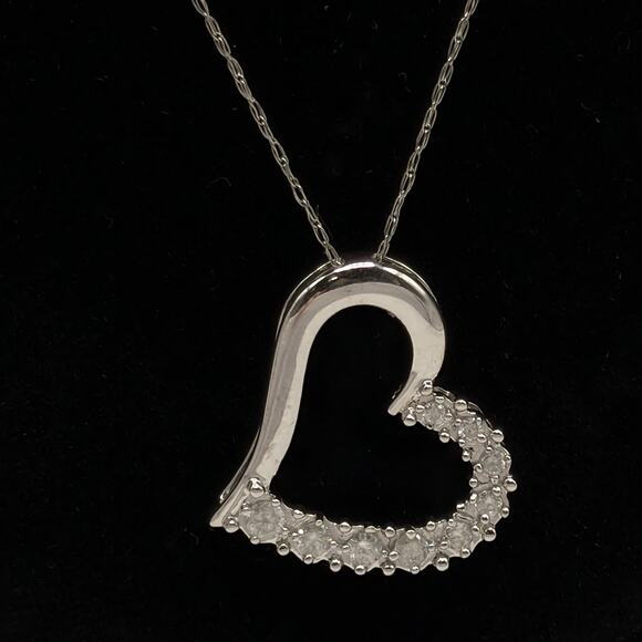 10k White Gold and Diamond Heart Dainty Pendant Chain Necklace JTW 22.25in 1.58g - Picture 1 of 6